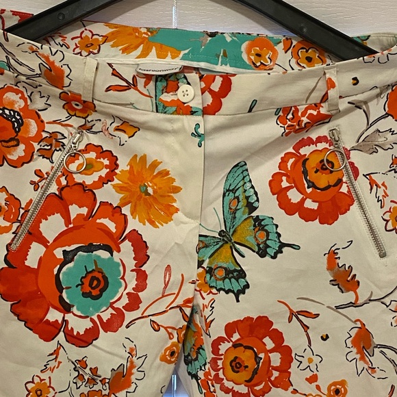 Slim fit pant with two zipper in the cuffs - Picture 2 of 6